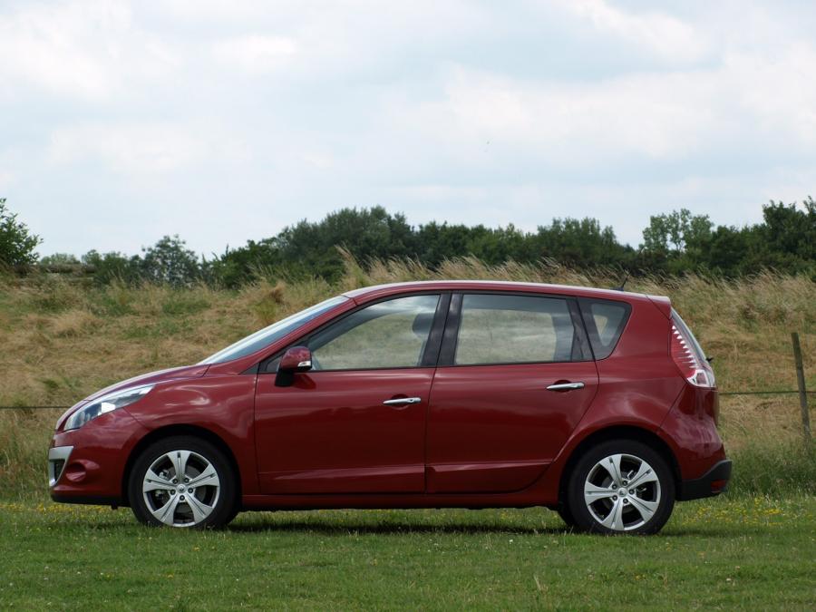  Renault Scenic 2009 года  (фото 27 из 44)